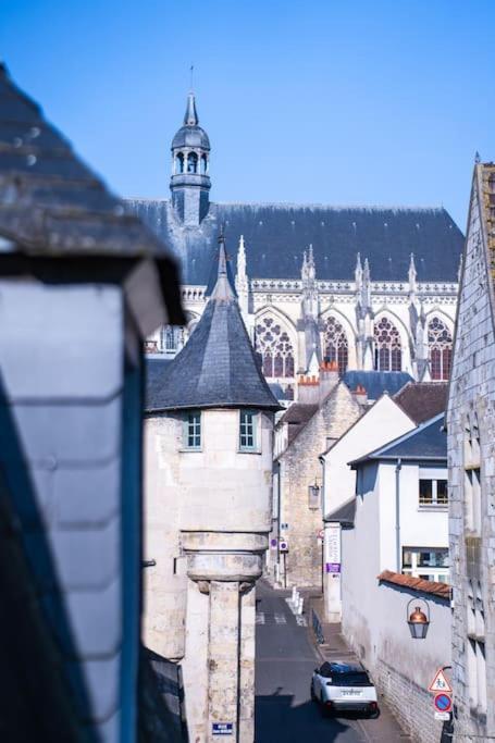 Quartier Historique De Невер Экстерьер фото